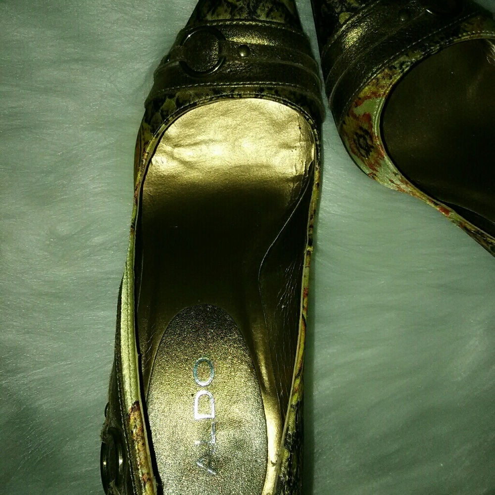 Shoes - Picture 6 of 8